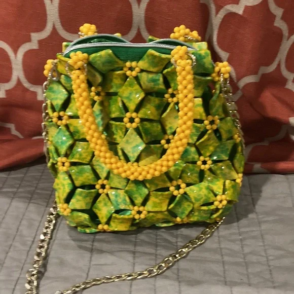 Beaded purse very unique - Picture 2 of 3